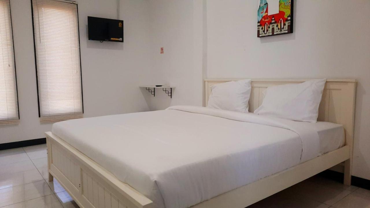 Cozy Stay Kupang Купанг Экстерьер фото