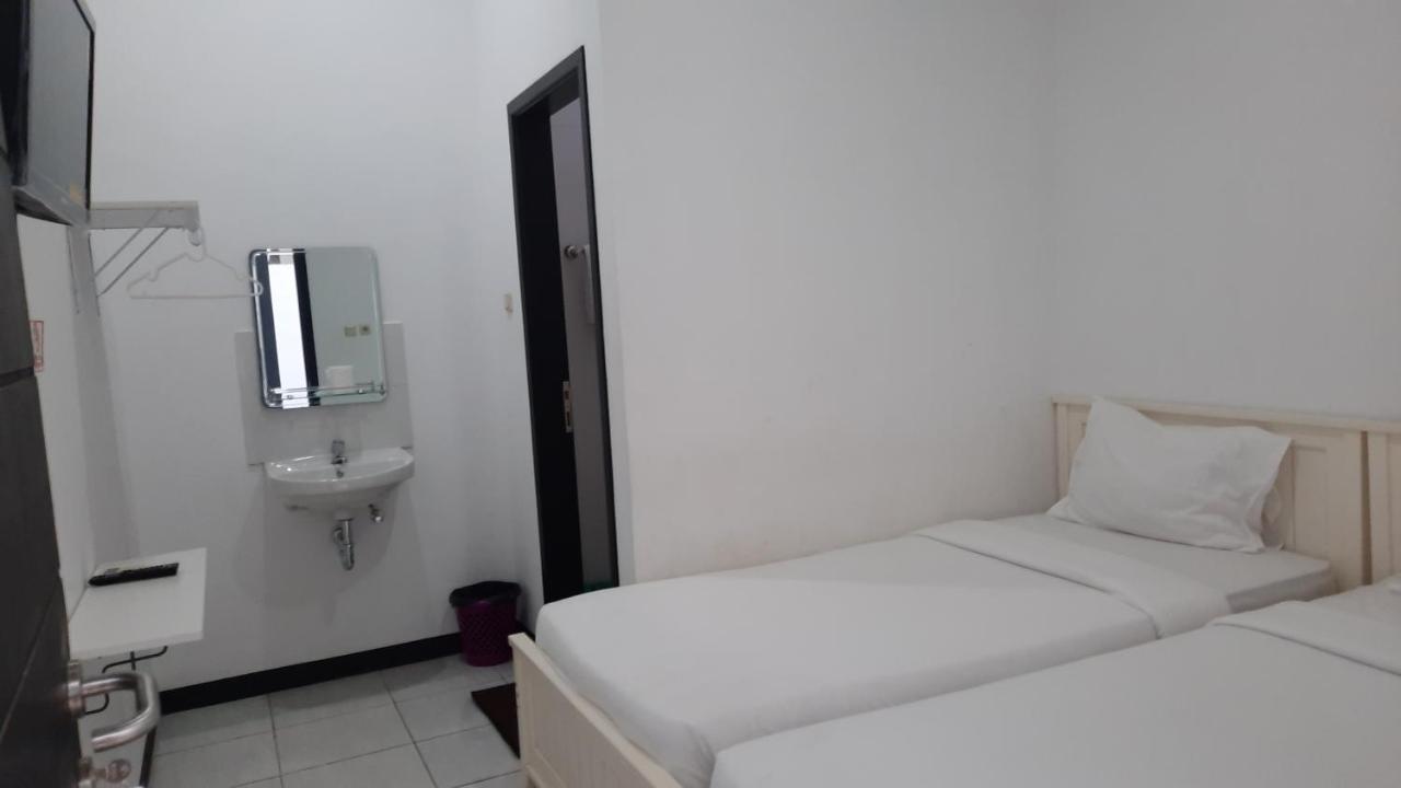 Cozy Stay Kupang Купанг Экстерьер фото