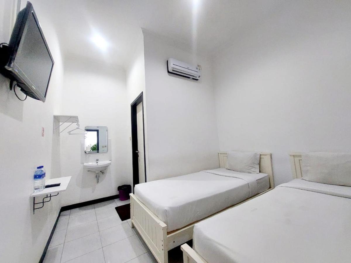 Cozy Stay Kupang Купанг Экстерьер фото
